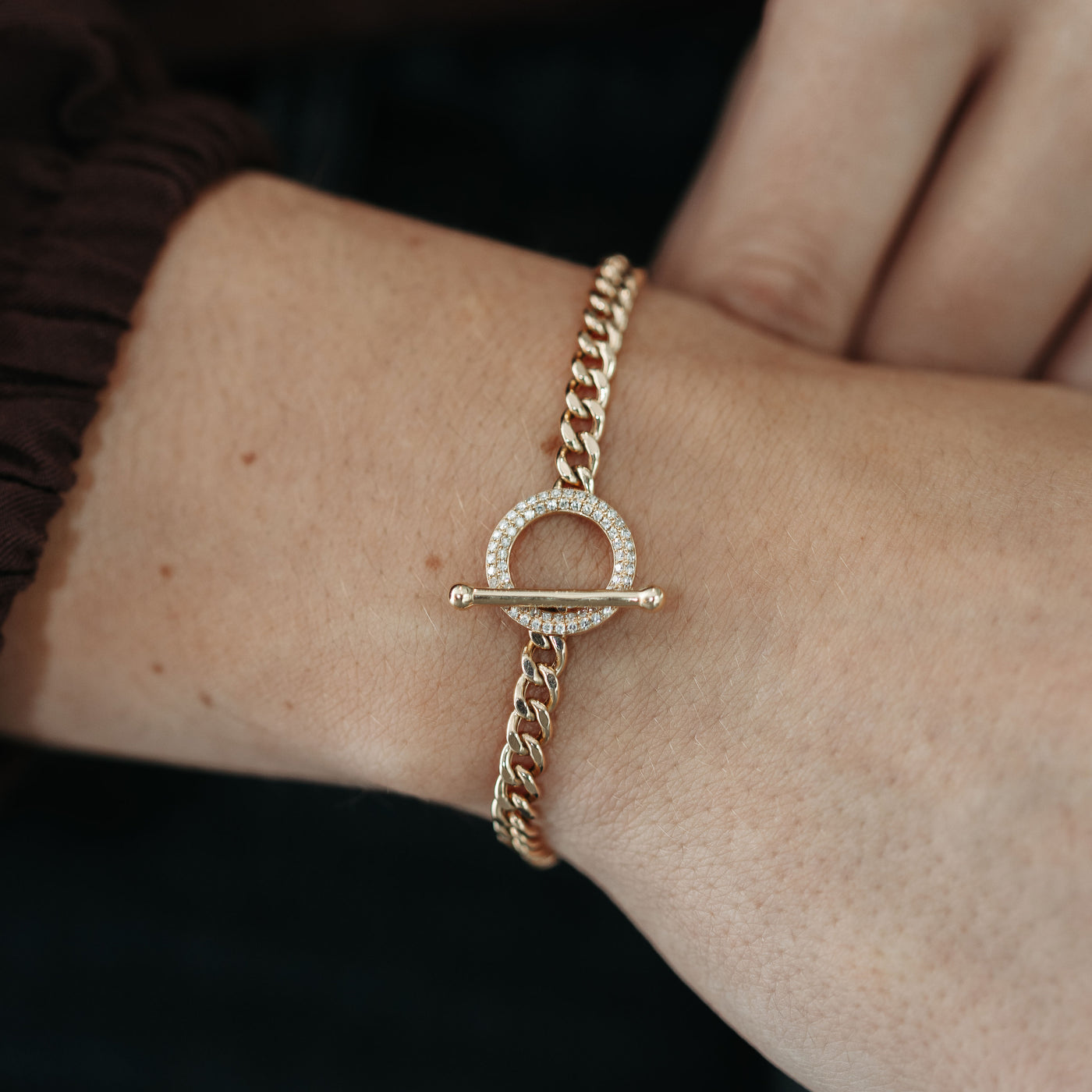 gold havana link bracelet with diamond toggle
