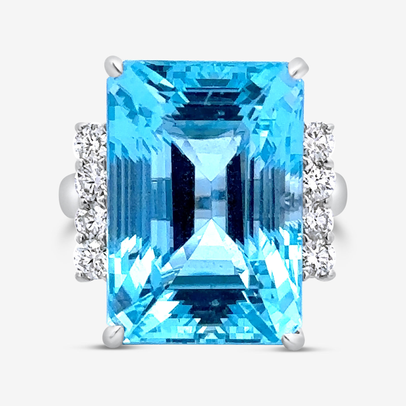20.16ct Aquamarine & Diamond Ring