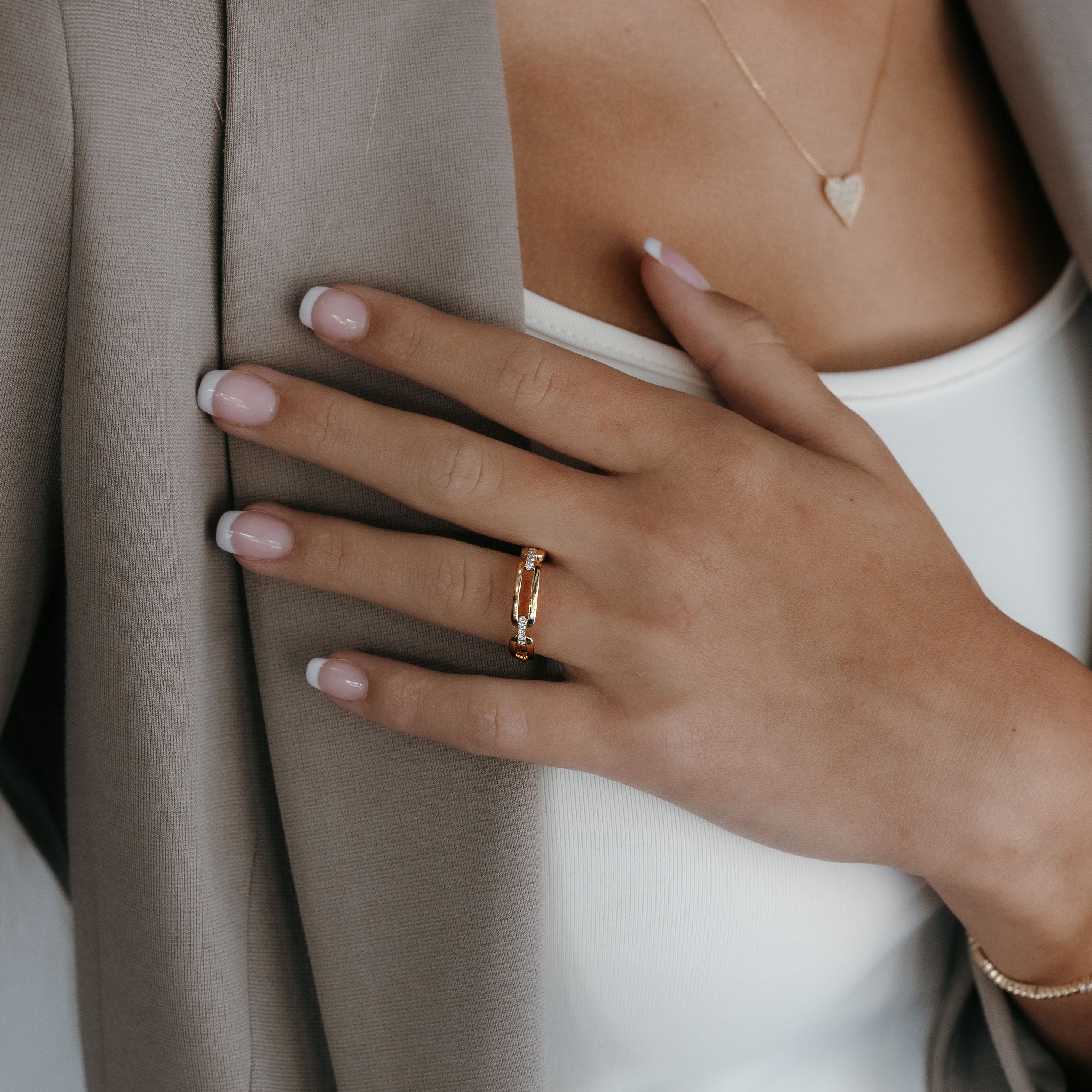 gold and diamond links ring