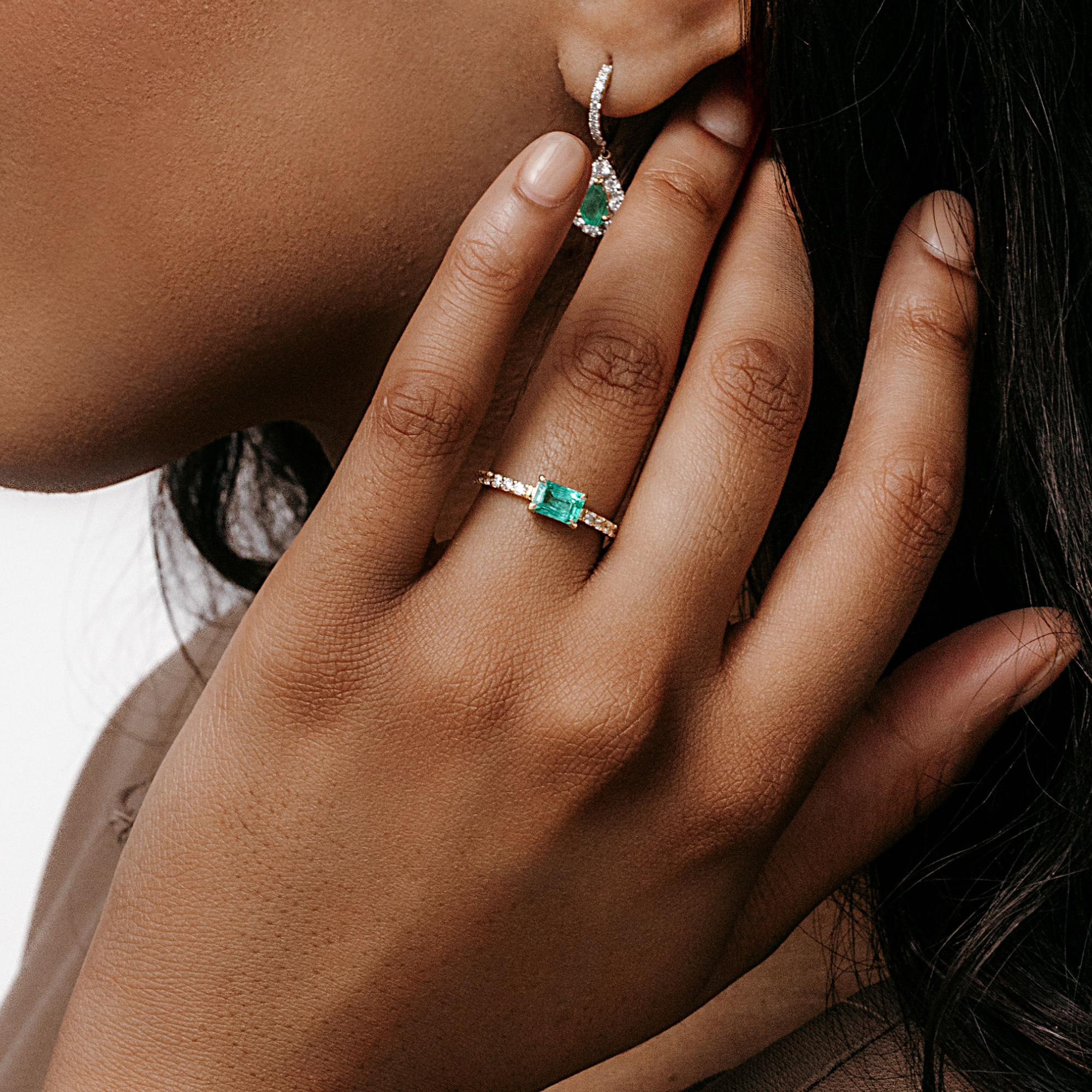 emerald and diamond ring