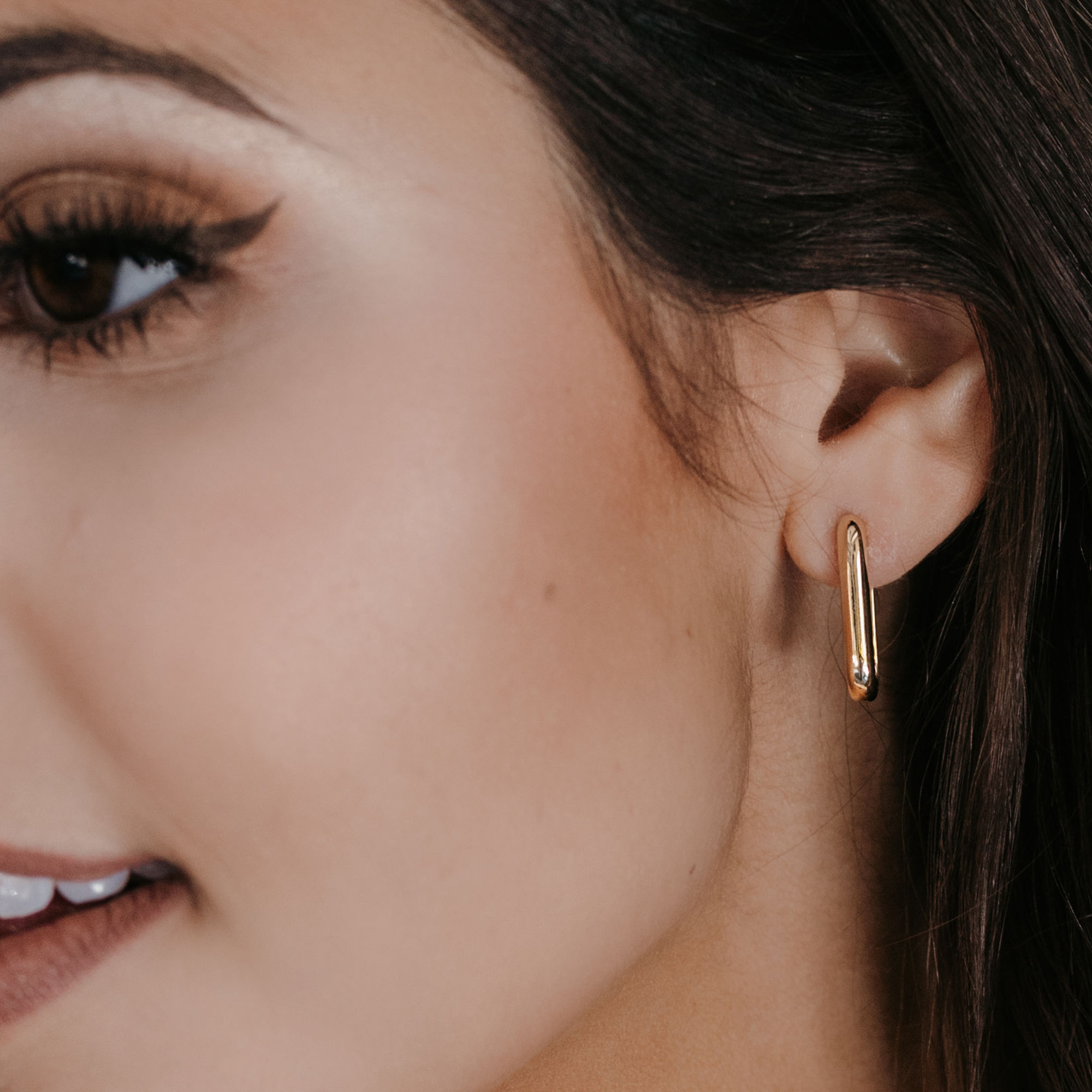 gold u hoop earrings