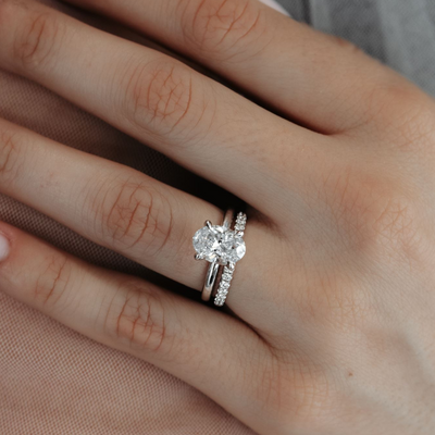 2.5 carat oval cut diamond engagement ring
