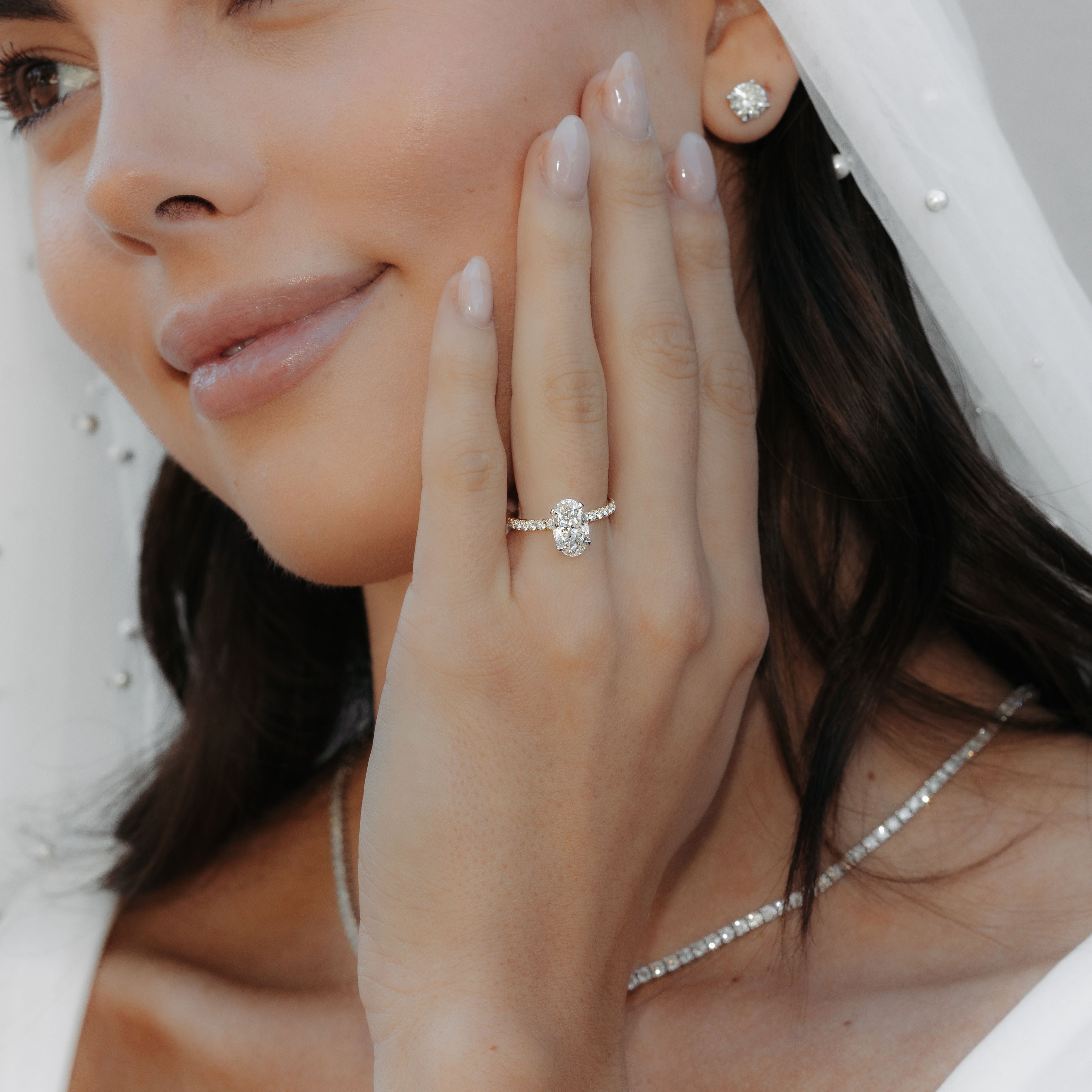 oval cut diamond engagement ring