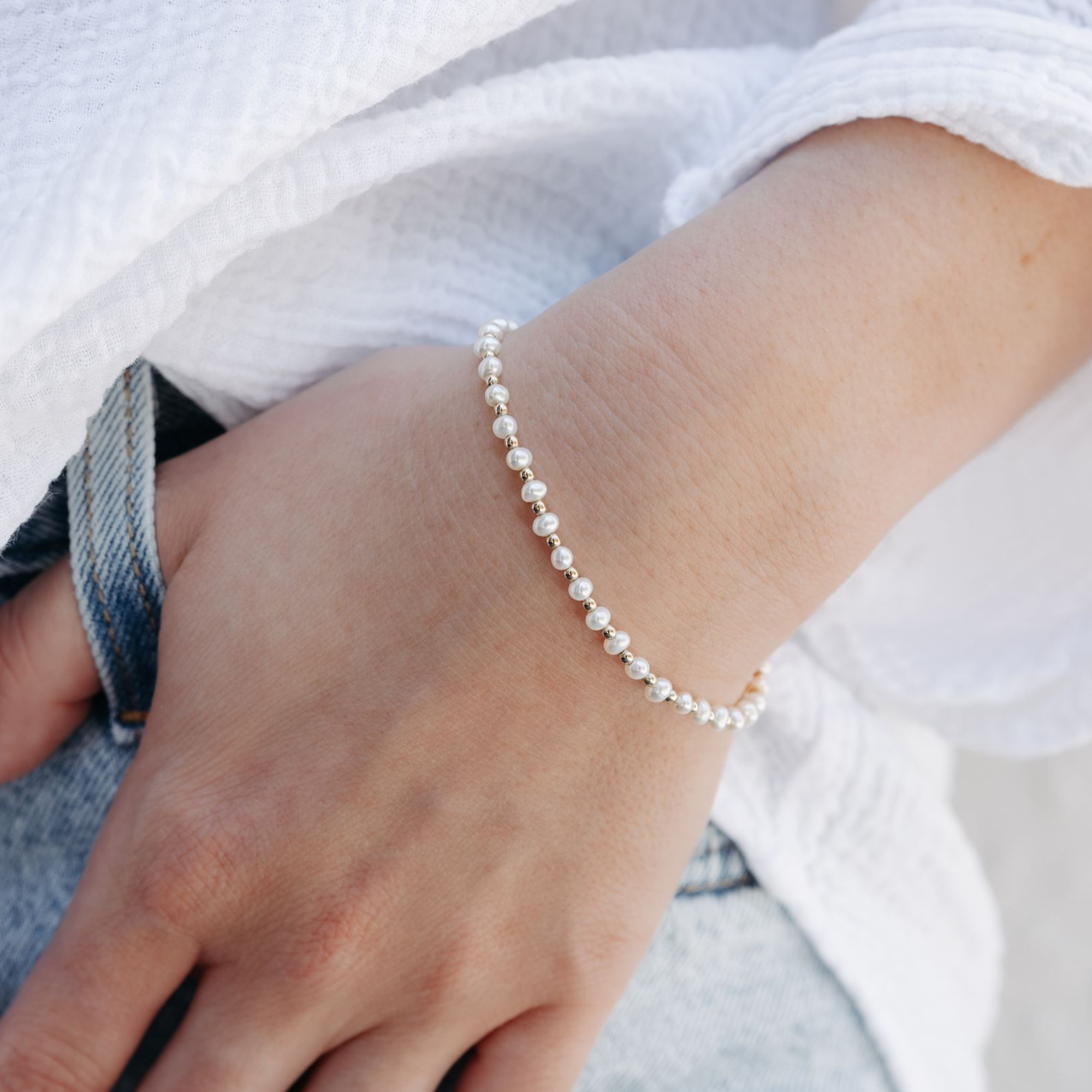 pearl and gold bead bracelet