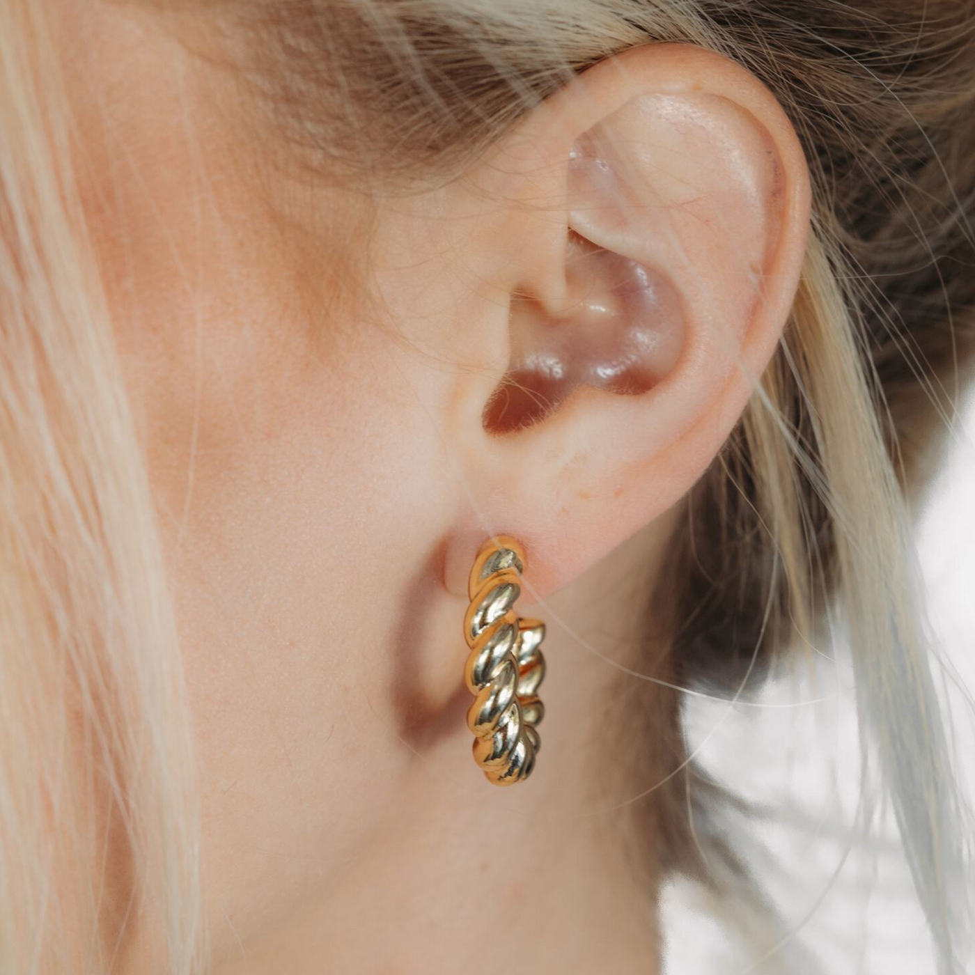 6mm Twist Gold Hoop Earrings