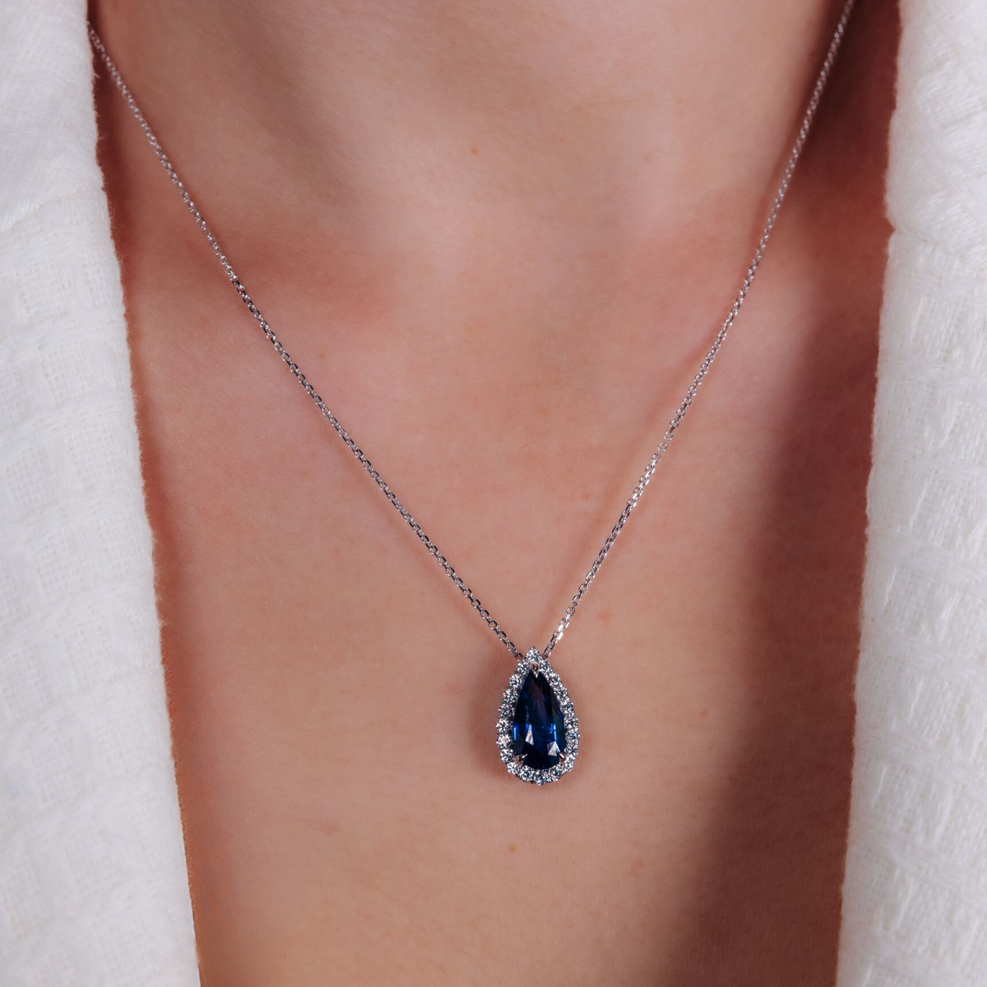 3.03CT Pear Shaped Sapphire & Diamond Halo Necklace