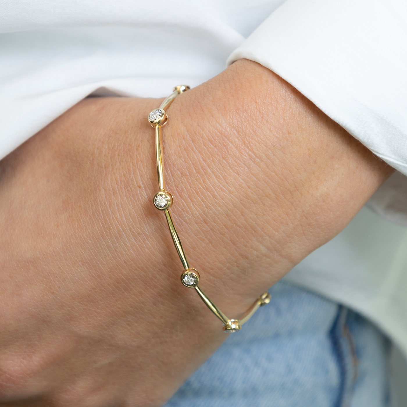 9 Illusion Set Diamond Bezel & Bar Bracelet