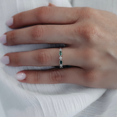 emerald and diamond milgrain ring