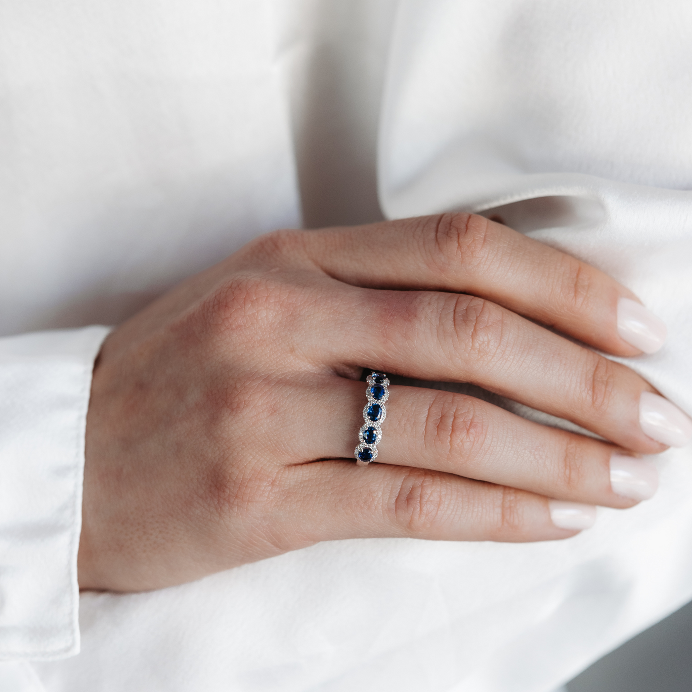 sapphire and diamond halo ring